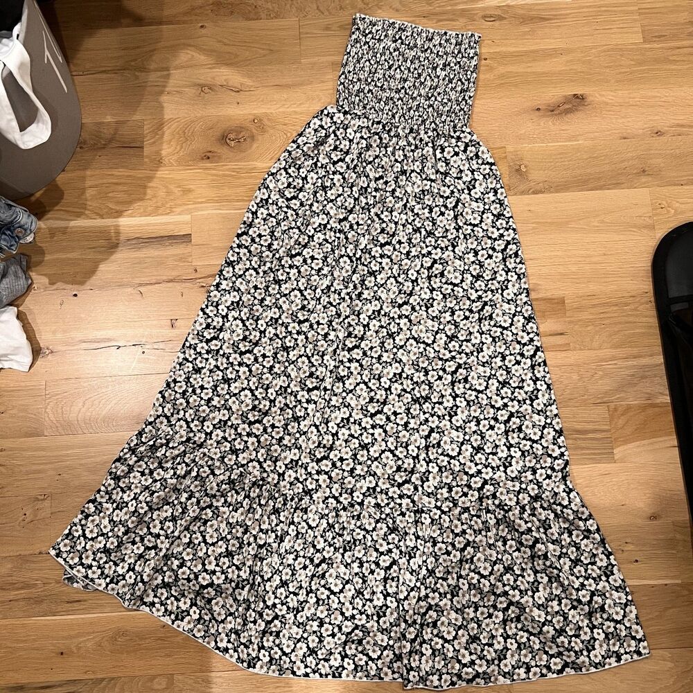 Women's Floral Strapless Smocked Dress in Size Small